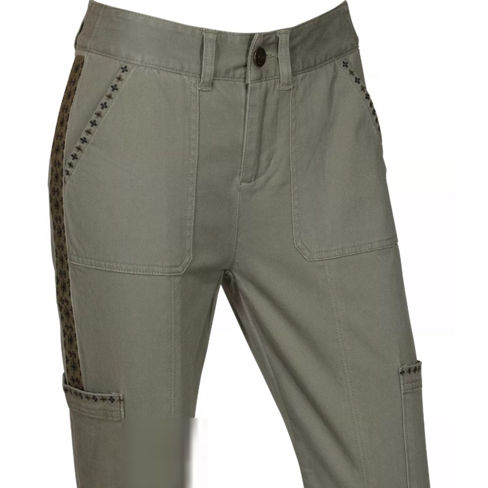 Army green 6 pocket “cargo” pants. Never worn.